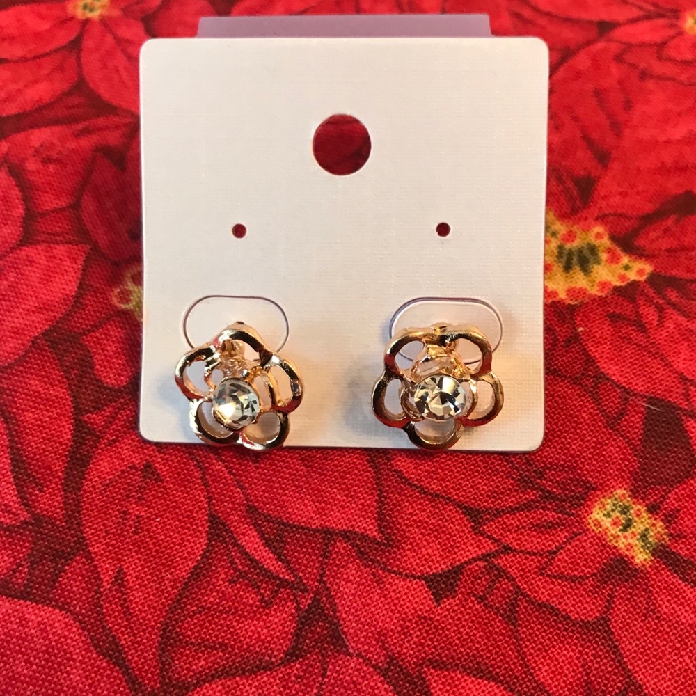 Fashionable Elegant Flower Crystal Stud Earrings - Picture 2 of 3
